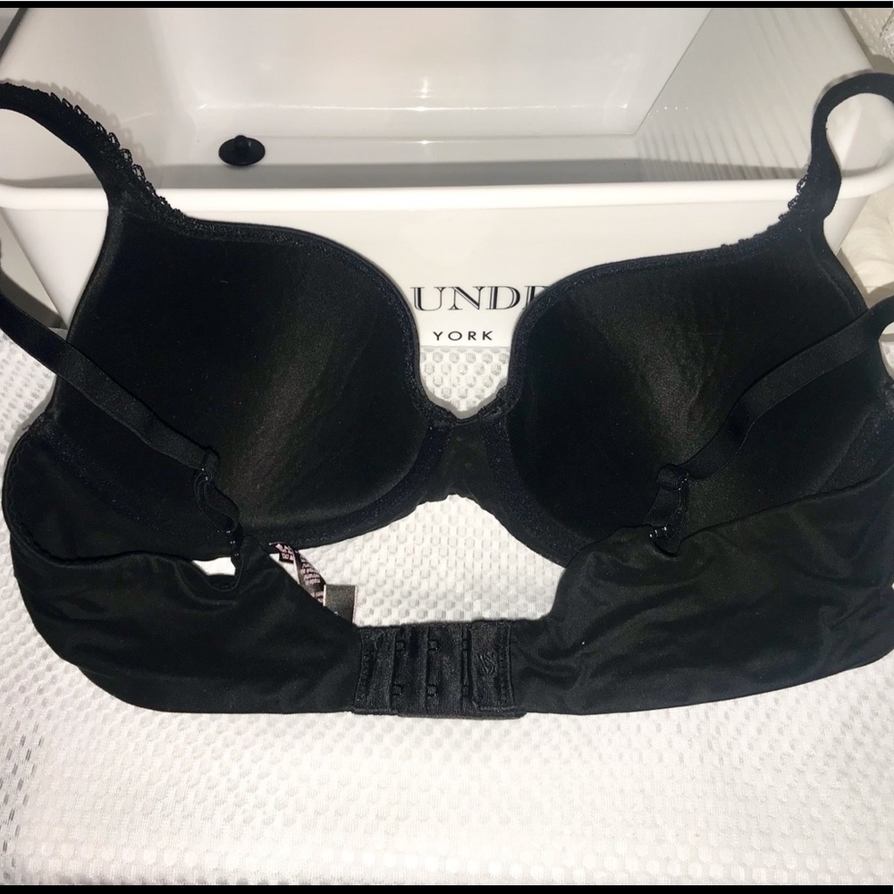 VS Bra 36C • VGC! Black w/underwire
